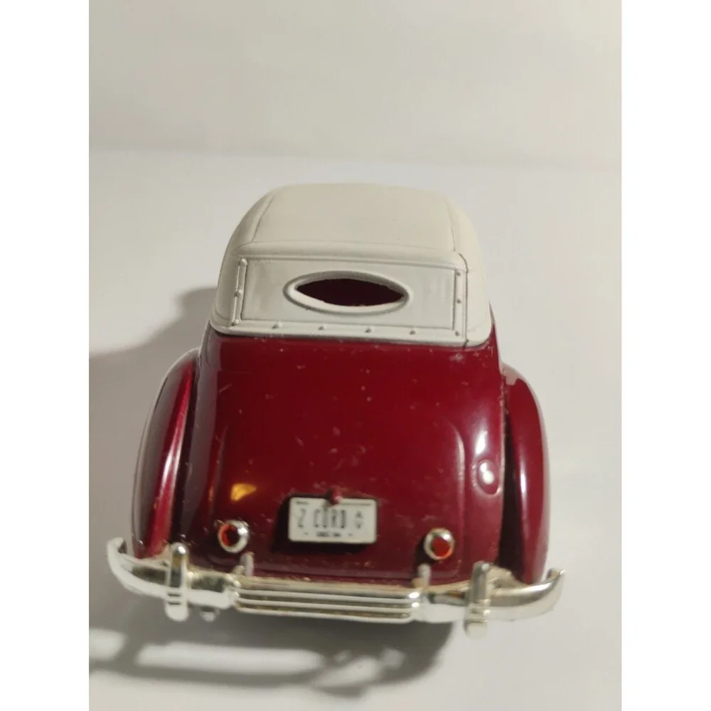 Signature Models 1937 Cord 812 Supercharged 1:64 Diecast Burgundy Cream Top